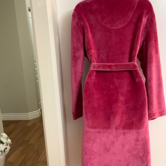 Beautiful Supersoft Plush Robe S/M 34-36 bust LIKE HEW - Picture 4 of 7